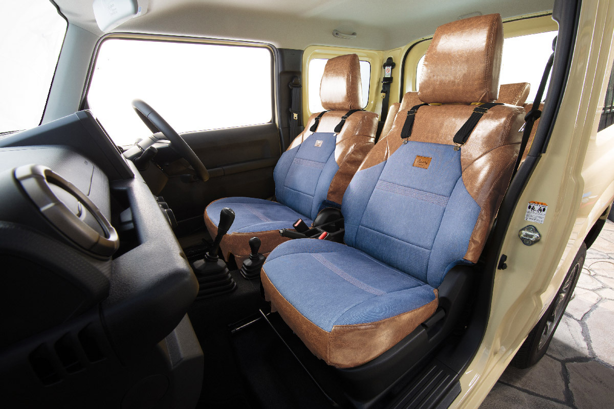 シートカバーアンティークカントリー　クラシックグロッシー×デニムブルー
ジムニーJB64 着用イメージ