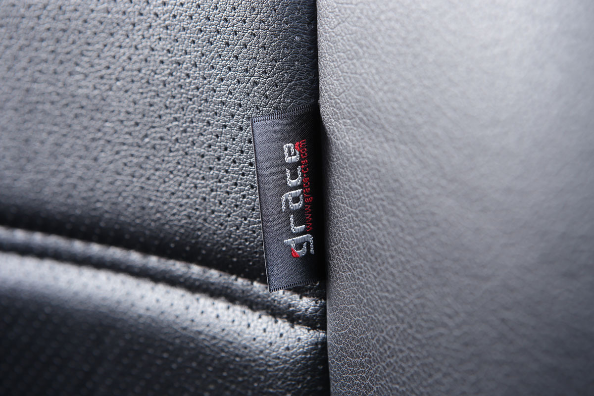 シートカバー車種限定 200ハイエース バン T.W.G 2列シート車　1台分