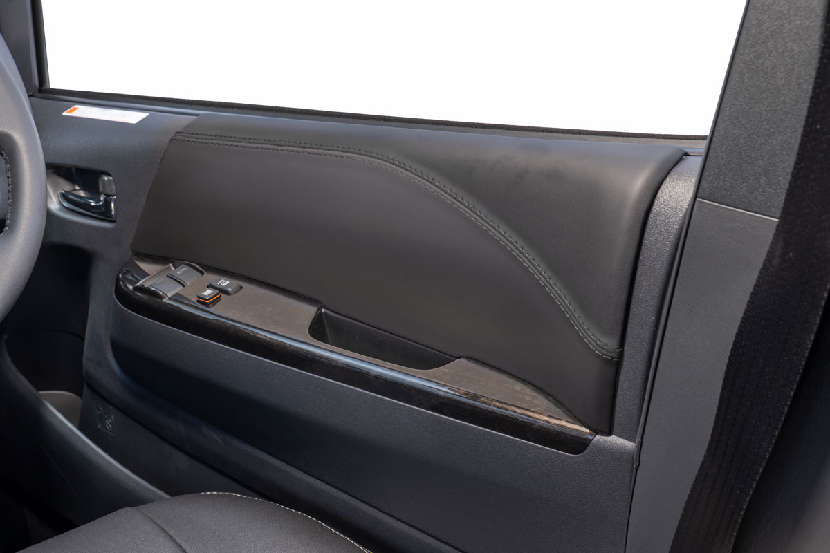 200ハイエース ドアアクセントパネル 左右セット プライムブラック