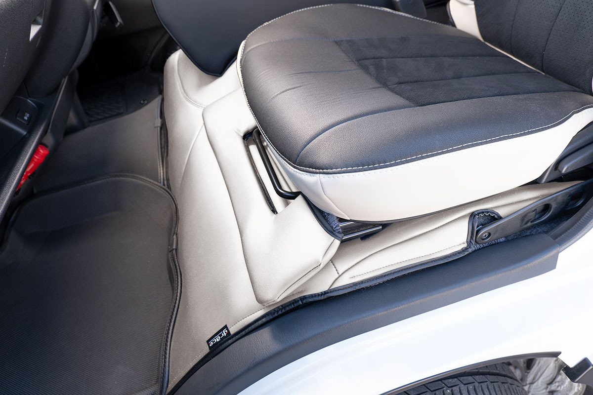 200ハイエース ナロー用 エンジンフードカバー＆スカートセット プライム　バニラ