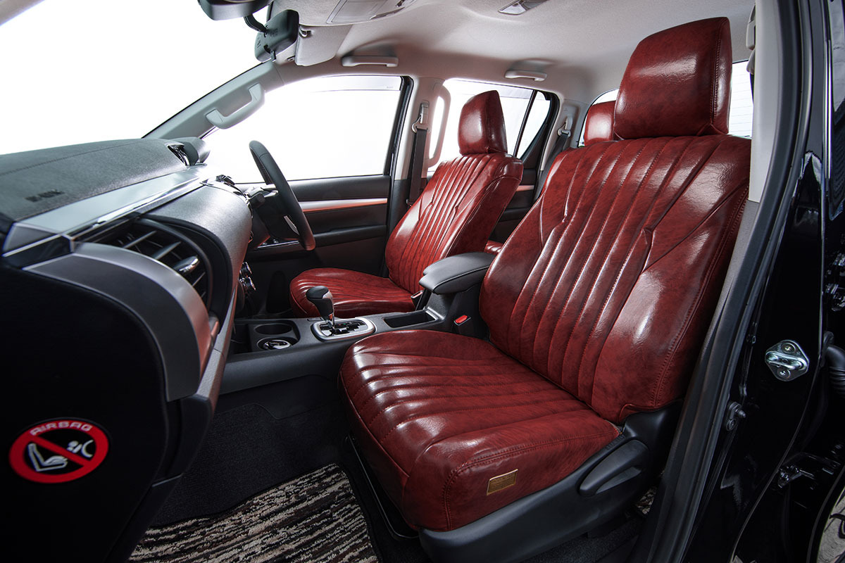 125ハイラックス シートカバー  アンティーク　ボルドー