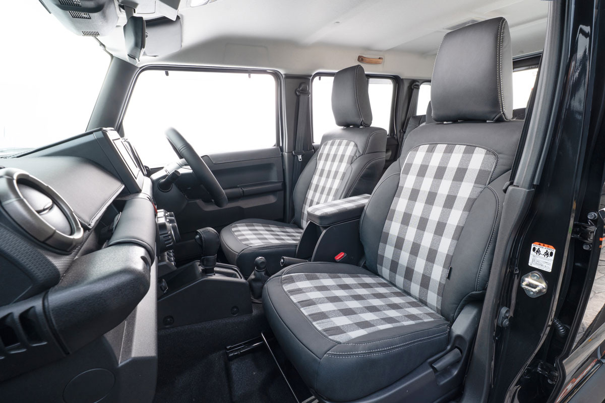 シートカバー 80’s ダブグレーxヴィーガンブラック ジムニーノマド装着