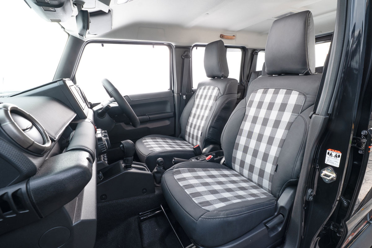 シートカバー 80’s ダブグレーxヴィーガンブラック ジムニーノマド装着