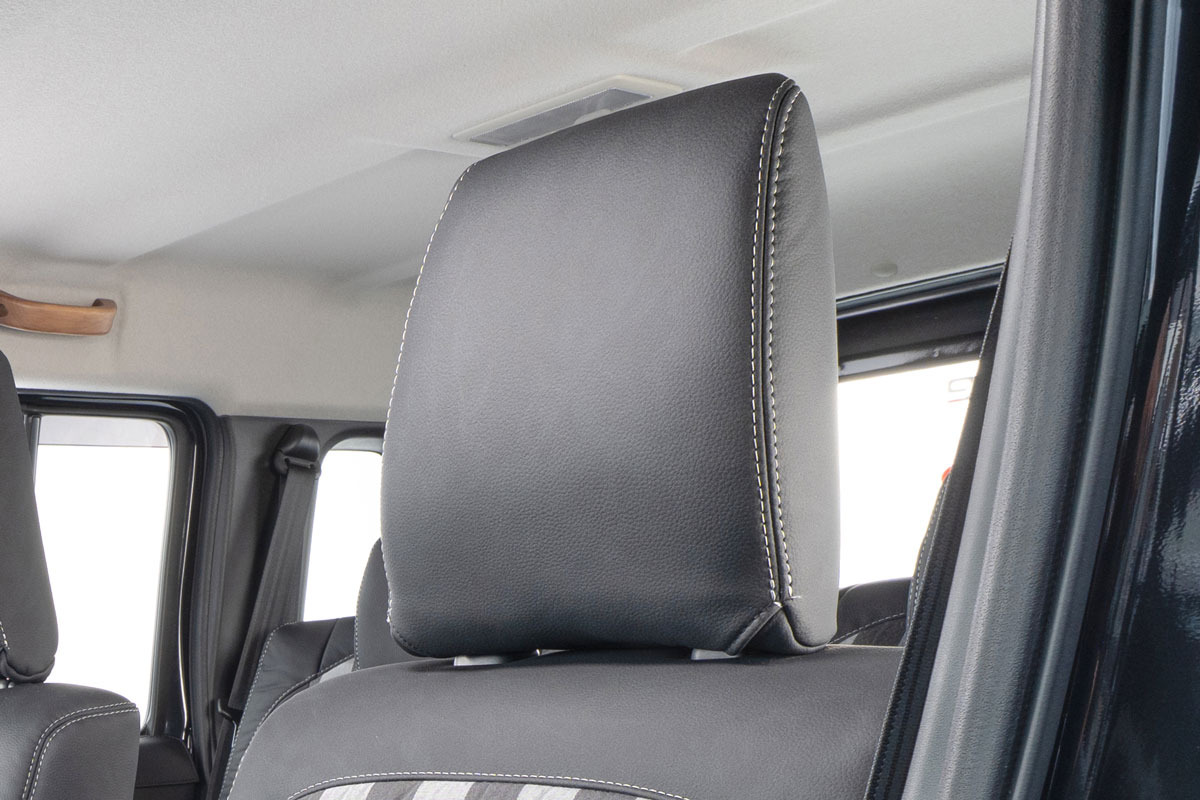 シートカバー 80’s ダブグレーxヴィーガンブラック ジムニーノマド装着