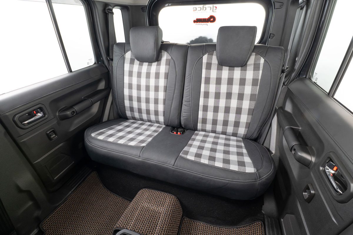 シートカバー 80’s ダブグレーxヴィーガンブラック ジムニーノマド装着