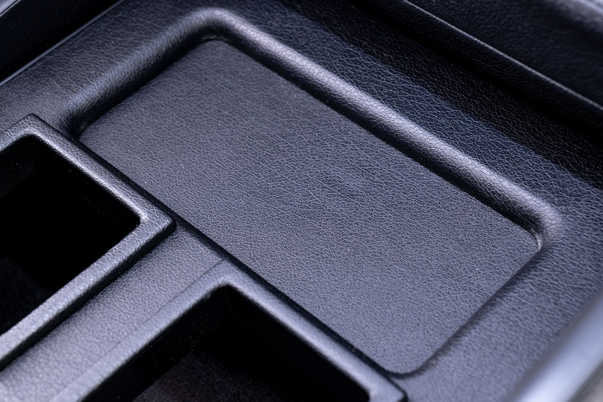 NV350 キャラバン専用センターコンソール T.W.G