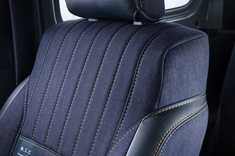 シートカバー  M.I.C DENIM　ジムニー装着イメージ　インディゴブルー