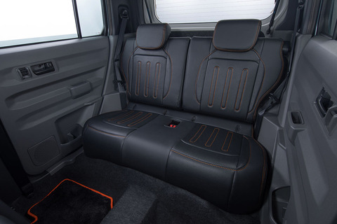 LA900S/LA910Sタフト　車種限定シートカバー  TAFT　後部座席デザイン