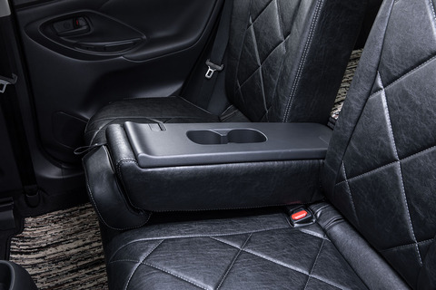 車種限定 YARIS CROSS HYBRID