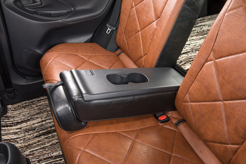 車種限定 YARIS CROSS HYBRID