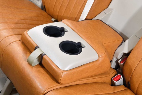 ランドクルーザープラド装着イメージ　キャメル