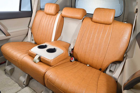 ハイラックス装着イメージ　キャメル