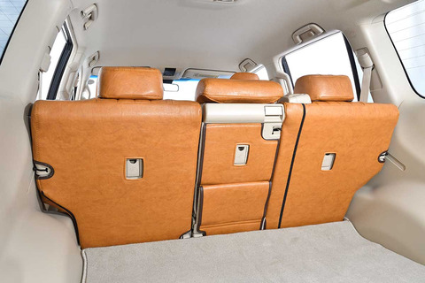 ランドクルーザープラド装着イメージ　キャメル