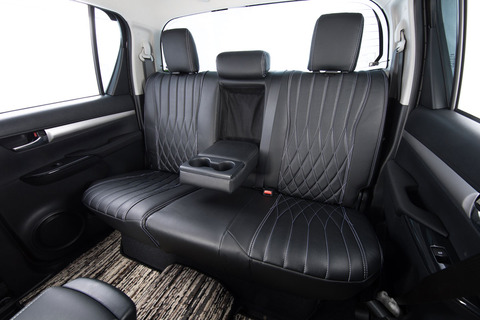 シートカバー 車種限定 125ハイラックス　カップホルダー使用時