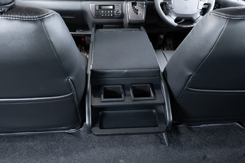 200系ハイエースS-GL用センターコンソール　プライム　後部座席からも使用できる