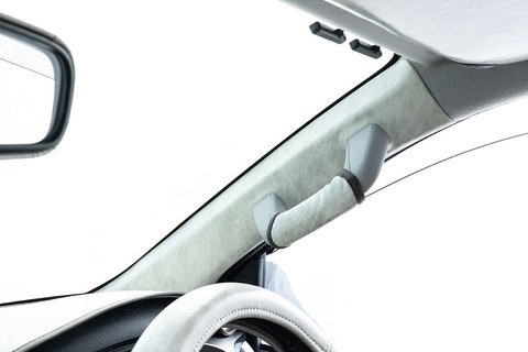 125ハイラックス ピラーパネル アンティーク 2個セットホワイトスモーク　運転席側