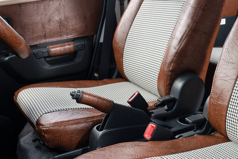 タウンエース シートカバー アンティーク千鳥ブラウン前列詳細