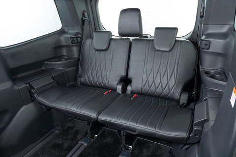 シートカバー 車種限定 90ノア＆ヴォクシー３列目後部座席イメージ