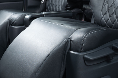 シートカバー 車種限定 90ノア＆ヴォクシー後部座席細部