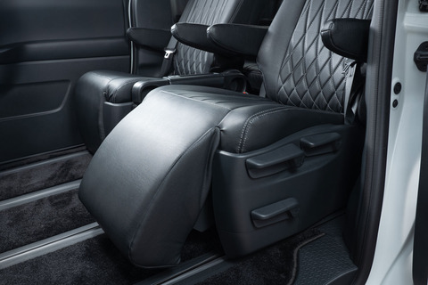 シートカバー 車種限定 90ノア＆ヴォクシーフットレスト使用時