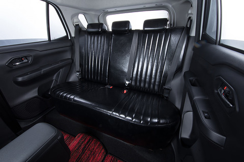 シートカバー  アンティークブラック　RAV4装着