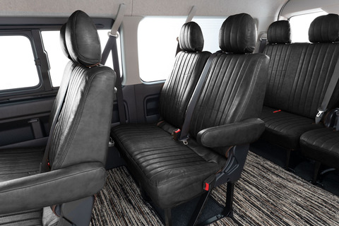 200ハイエース　シートカバー クラシック　ブラックカラー後部座席装着イメージ