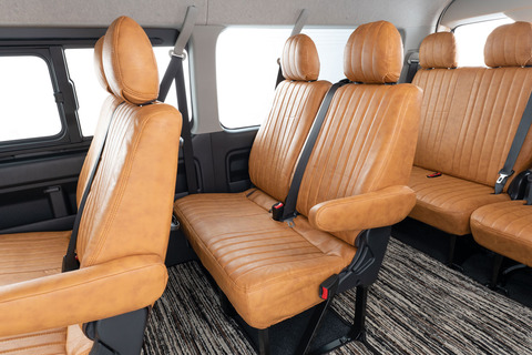 200ハイエース　シートカバー クラシック　キャメルカラー後部座席装着イメージ