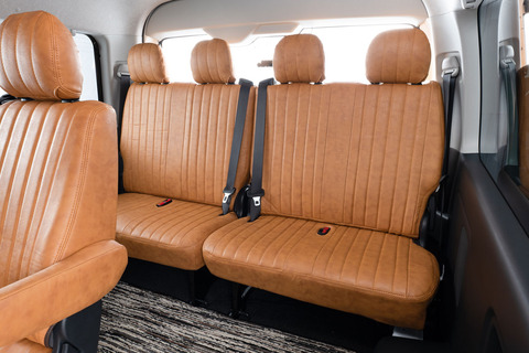 200ハイエース　シートカバー クラシック　キャメルカラー後部座席装着イメージ