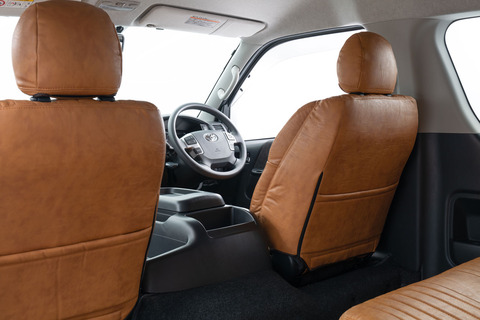 200ハイエース　シートカバー クラシック　キャメルカラー後部座席装着イメージ