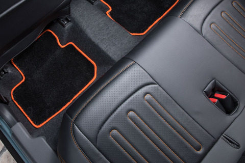 LA900S/LA910Sタフト　車種限定シートカバー  TAFT　フロアマットデザインコンビネーション イメージ