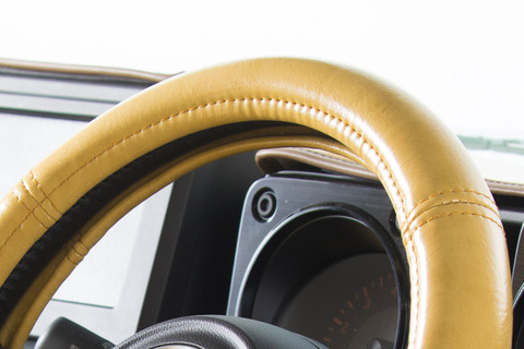 ハンドルカバー　 アンティーク　クリムイエロー  スズキジムニー装着