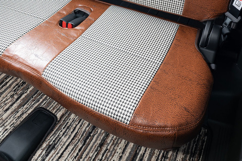 スペーシアベース シートカバー アンティーク千鳥　後部座席座面詳細