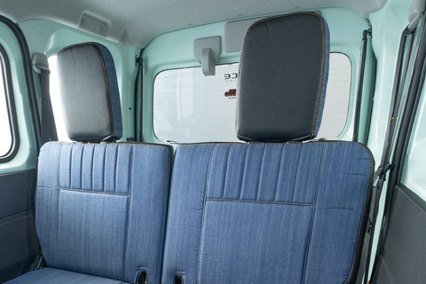 スペーシアベース  シートカバー  M.I.C DENIM後部座席背もたれ部分デザイン詳細