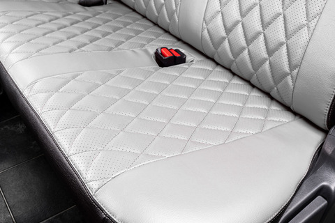 シートカバー車種限定　ハイエースtype200 バン2列車用 【1台分全席】