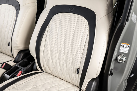 ジムニーノマド シートカバー  プライム　バニラカラー　装着イメージ