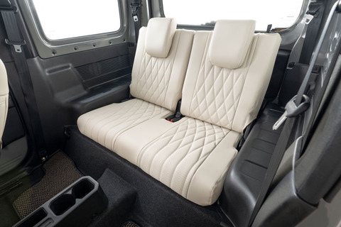 ジムニーノマド シートカバー  プライム　バニラカラー　装着イメージ