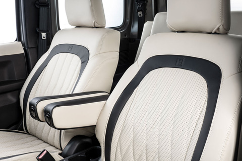 ジムニーノマド シートカバー  プライム　バニラカラー　装着イメージ