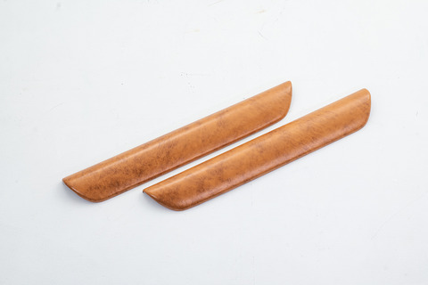 ハスラーのドアアクセント商品がs色背景に置いてある単体写真