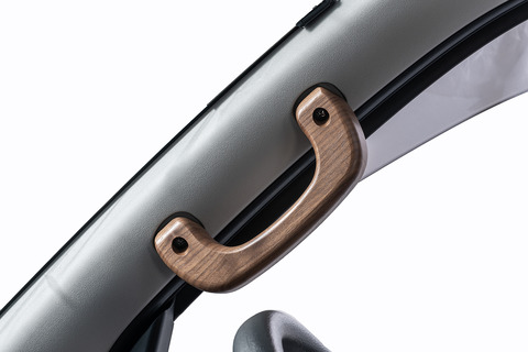 200ハイエース 木製グリップ Aピラー用左右2本セットウォールナット 運転席側装着