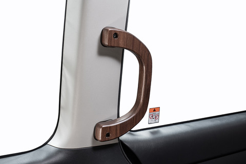 200ハイエース 木製グリップ ワゴンスライドドア用前後2本セット ウォールナット 後ろ側装着