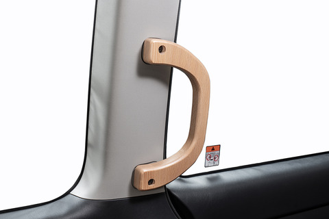 200ハイエース 木製グリップ ワゴンスライドドア用前後2本セット ナチュラル 後ろ側装着