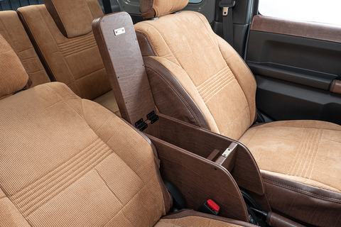 【ジムニーJB64/JB74/ノマド専用】センターコンソール Ver.1 装着イメージ