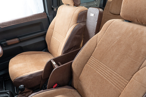 【ジムニーJB64/JB74/ノマド専用】センターコンソール Ver.1 装着イメージ