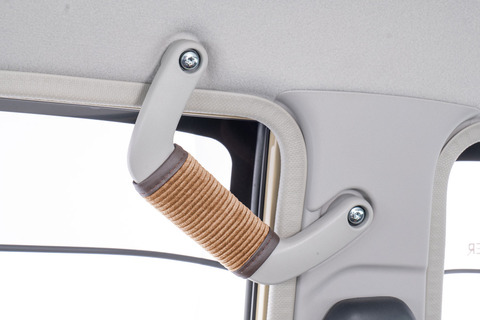 ランドクルーザー70再再販モデルグリップカバーコーデュロイキャメルBピラー助手席側