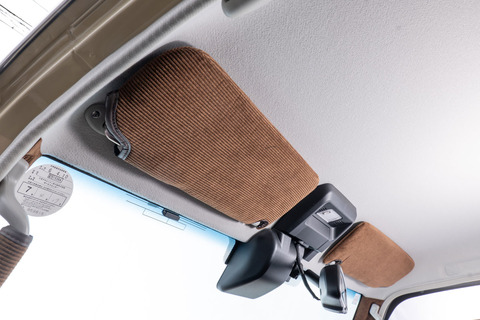 ランドクルーザー７０再再販モデルサンバイザーカバーコーデュロイブラウンカラー装着イメージ