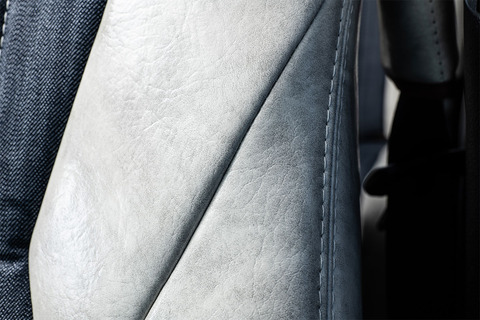 125ハイラックス シートカバー アンティークデニム インディゴ　ホワイトスモーク 生地質感詳細