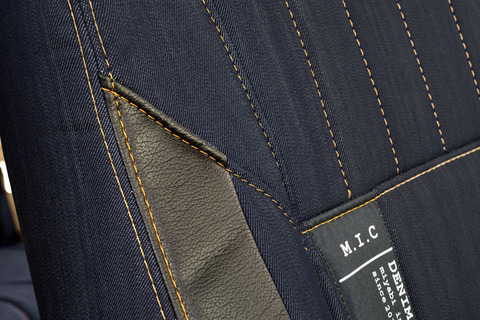 【全対応車種用】シートカバー  M.I.C DENIM インディゴ　プラド装着画像