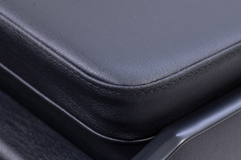 200系ハイエースS-GL用センターコンソール　T.W.G