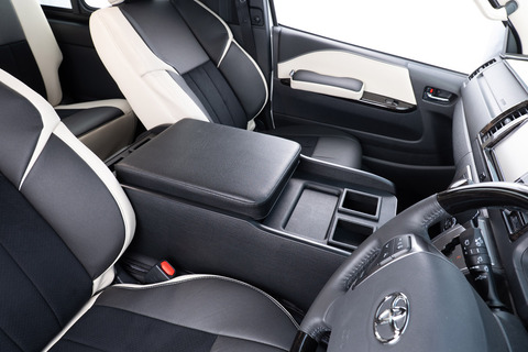 200系ハイエースS-GL用センターコンソール　T.W.G　装着イメージ