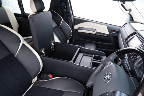 200系ハイエースS-GL用センターコンソール　T.W.G　装着イメージ